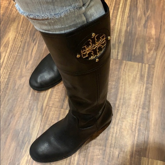 Boots 👢 - Picture 2 of 8